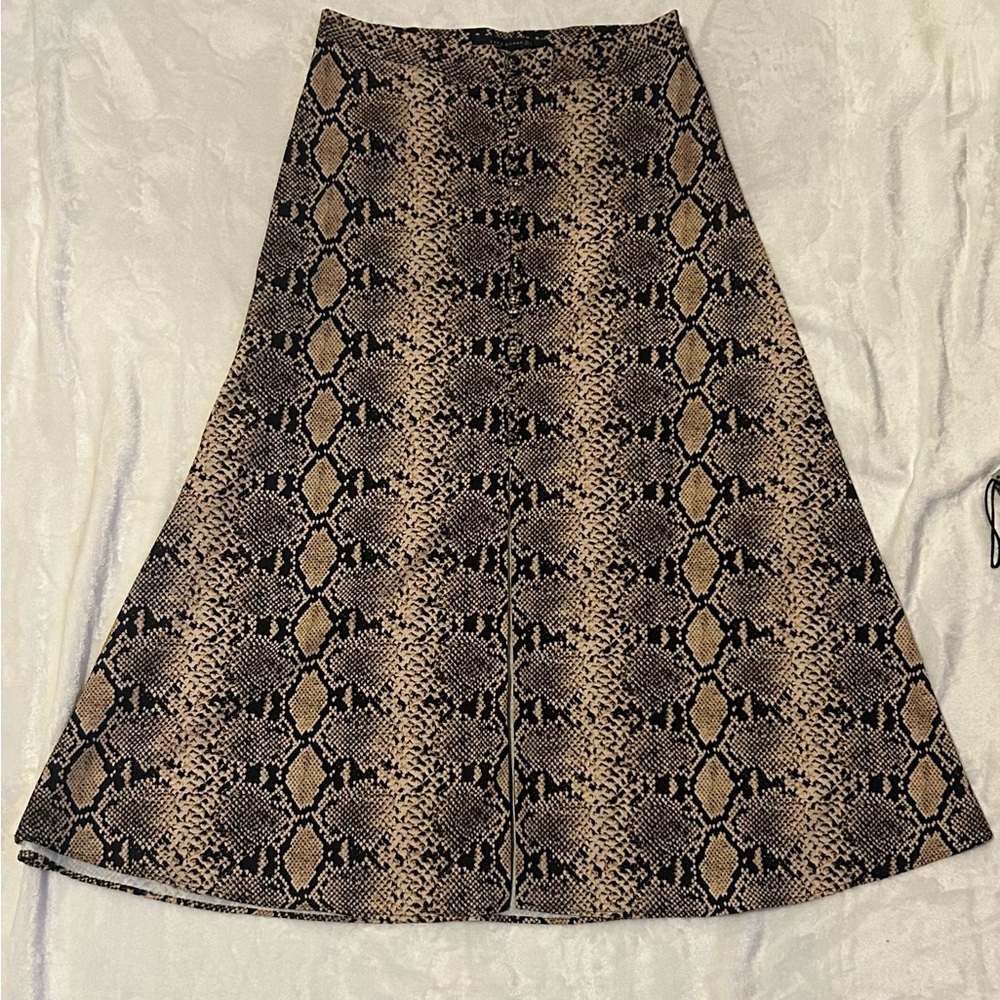 Zara Woman A-Line Midi Skirt with Center Slit and Detailed Buttons in Front